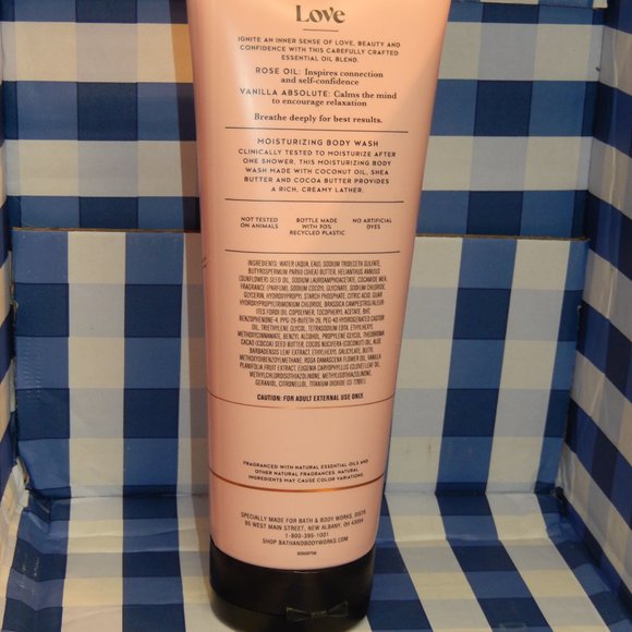 LOVE - VANILLA ROSE by Bath & Body Works Moisturizing Body Wash - Picture 4 of 5